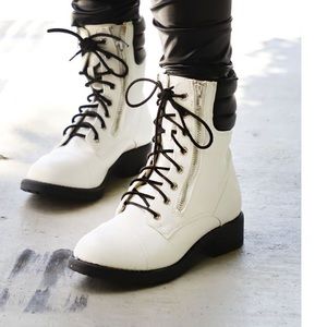 MÍA Boots for women